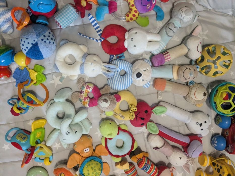 Дитячі іграшки для найменших)