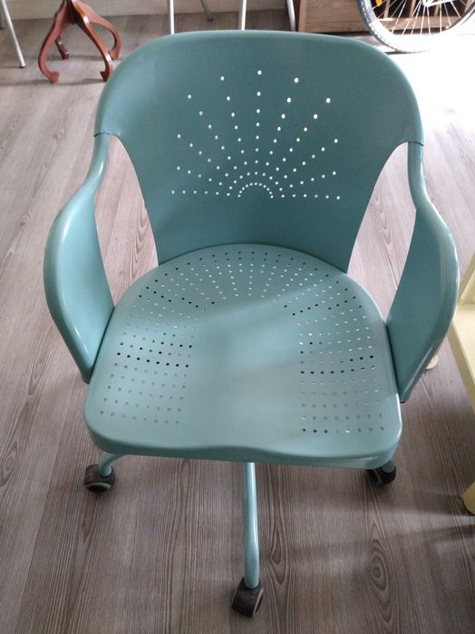 Cadeira de metal ikea