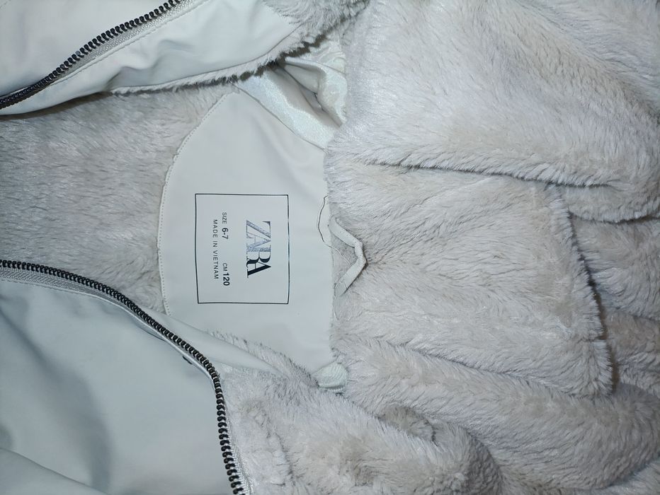 Casaco de menina marca Zara