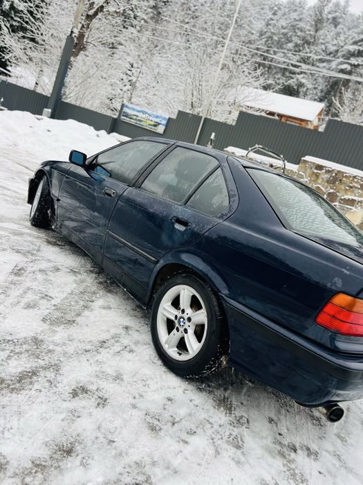 Продається БМВ Е36 1.8 Бензин на обмін 2500$