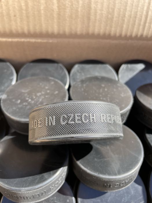 Krazki hokejowe Rubena nowe 6 szt.