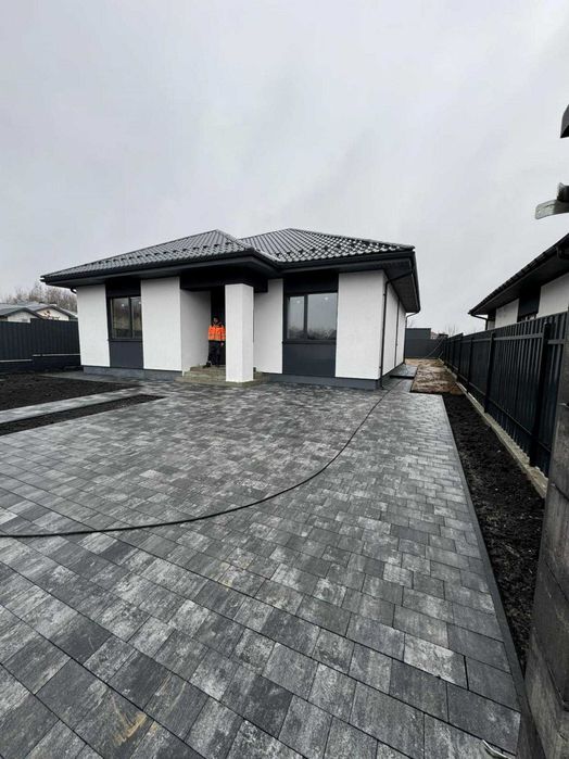 Одноповерховий цегляний будинок Білогородка 110 м2 5.5 сотки Газ