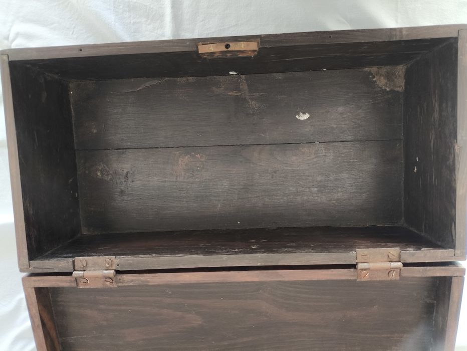 Caixa em Pau Santo séc 19