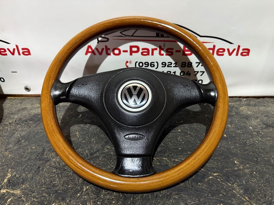 Кермо Passat Golf Bora
