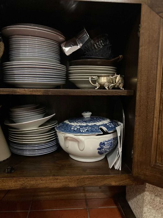 2 Aparadores/móveis de entrada em madeira e granito NOVO PREÇO