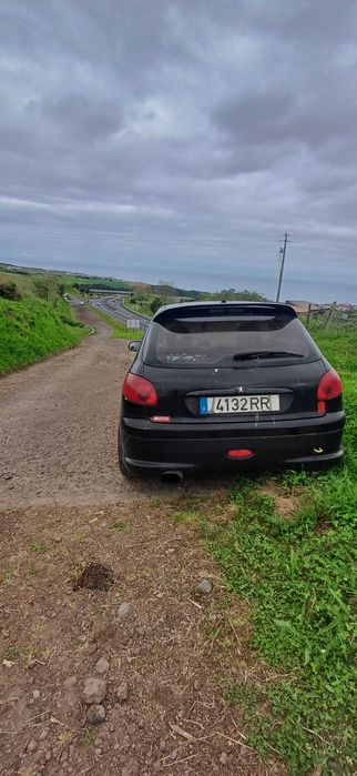 Vendo meu carro para comprar  outro familiar