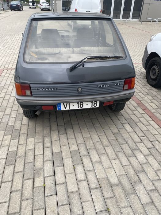 Peugeot 205.   1100 cc