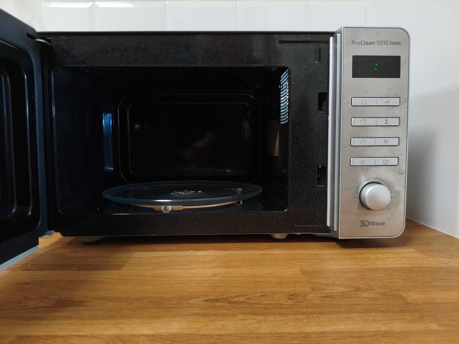 Micro-ondas Cecotec com 2 meses de uso