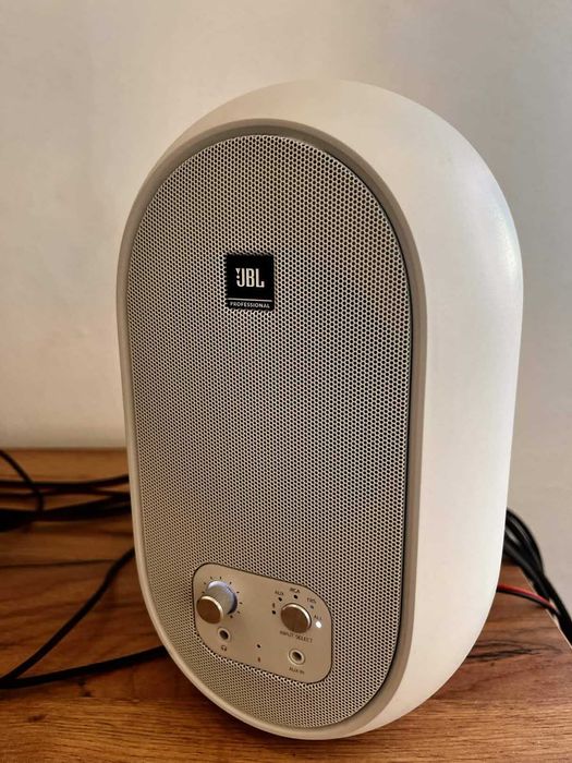 студійні монітори JBL 104 BT (колонки)