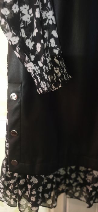 Сучасна сукня "під шкіру"