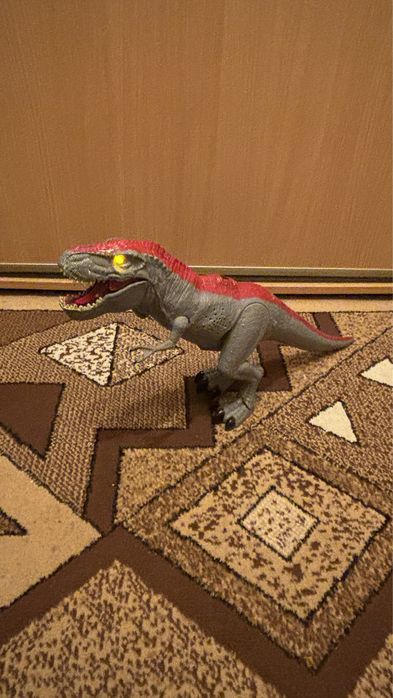 Динозавр пластик