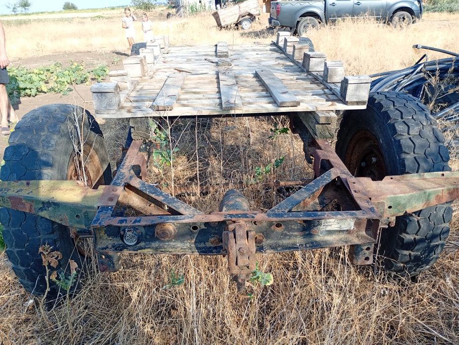 Прицеп из под кунга на газоновской резине