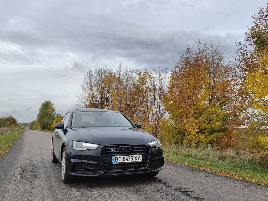 Ауді A4B9 2015 року 2.0 бензин Quatrro