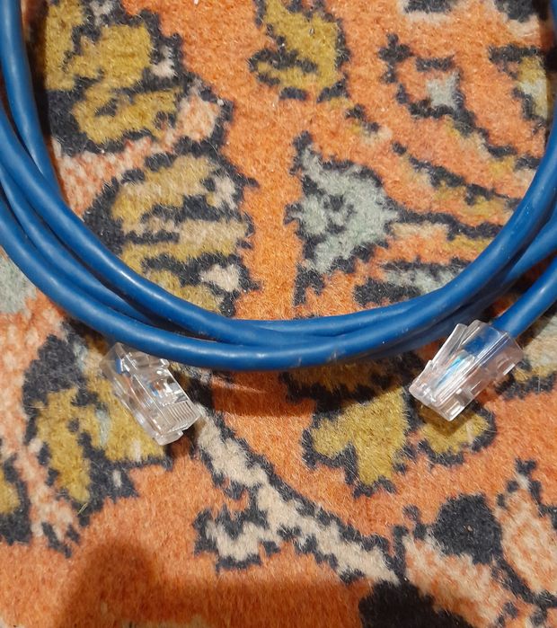 Інтернет кабель.