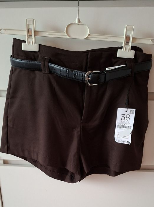 Stradivarius nowe brązowe czekoladowe spodenki z paskiem 38 M