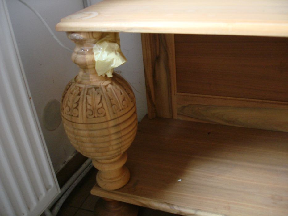 Lustro oprawione drewnem