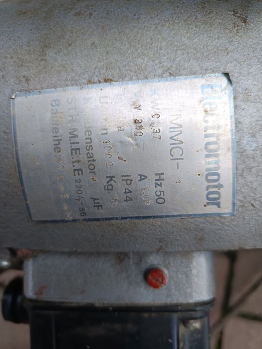 Silnik elektryczny jednofazowy 230v włącznik koło dwupasowe