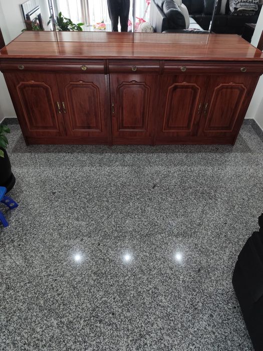 Movel da sala com espelho