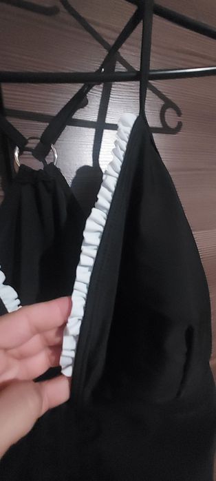 Stroj jednoczesciowy z gorsetem marszczeniem