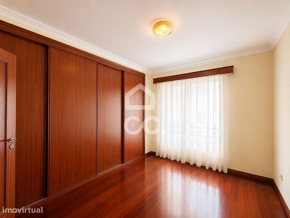 Apartamento com 3 Quartos - São Pedro - Ponta Delgada