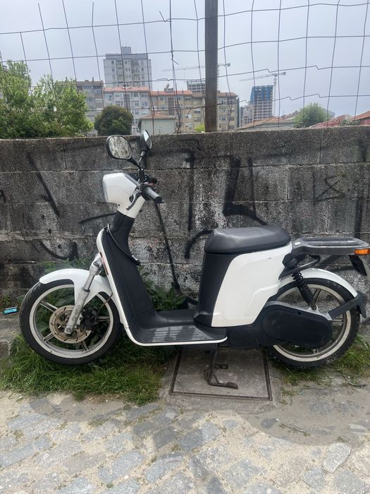 Scooter eletrica Vmoto F01