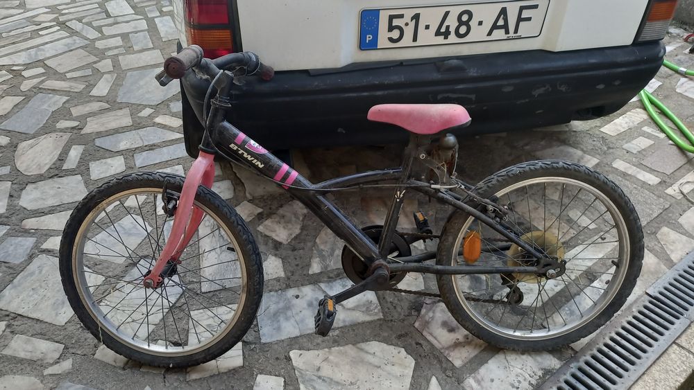 Bicicleta criança  até  12anos  falta cabo travão  da frente