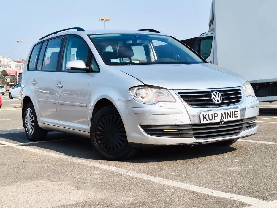 Volkswagen Touran 1.9D // 2010 // Lift // Klima // Hak // Zamiana //