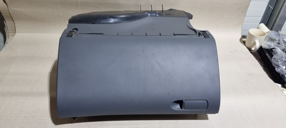 Schowek pasażera audi a4 b7 seat exeo jak nowy 8e