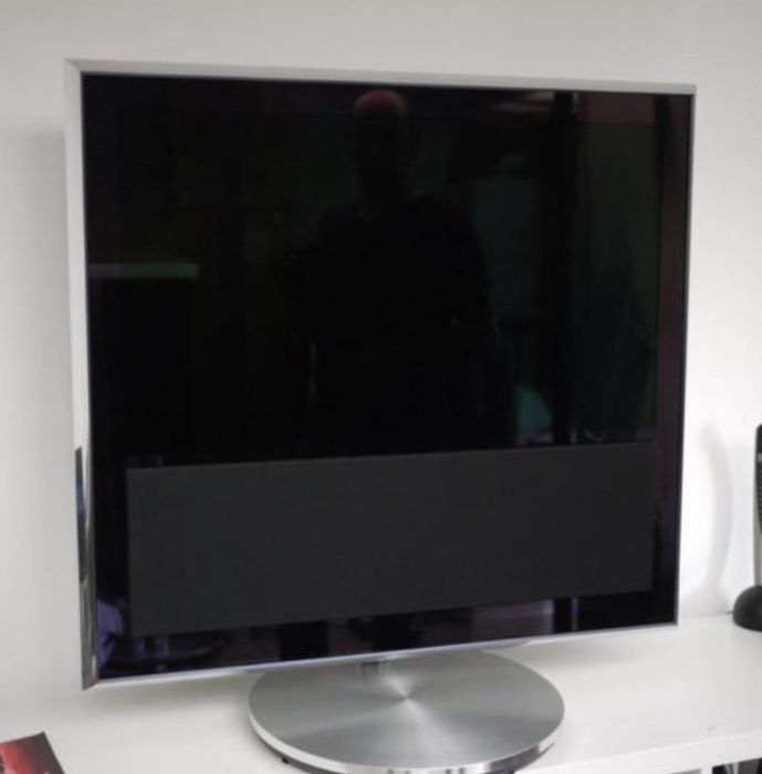 TV BANG&OLUFSEN COM PÉ AUTOMATICO
