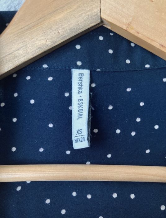 Granatowa koszula w kropki