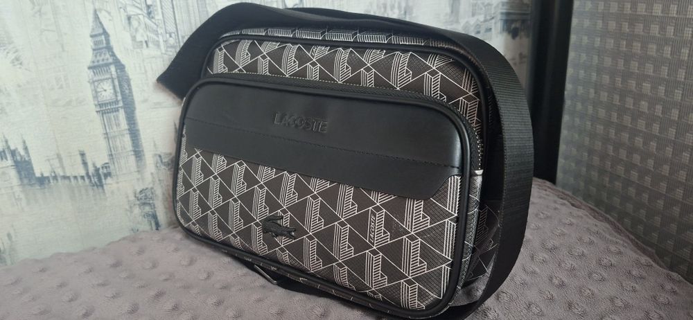 Продам сумку Lacoste