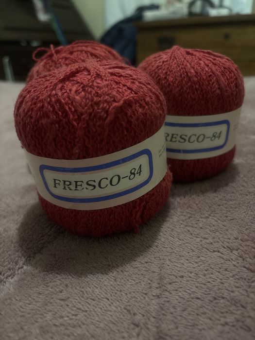 Novelos vermelho 50 gramas 295 metros 60% algodão