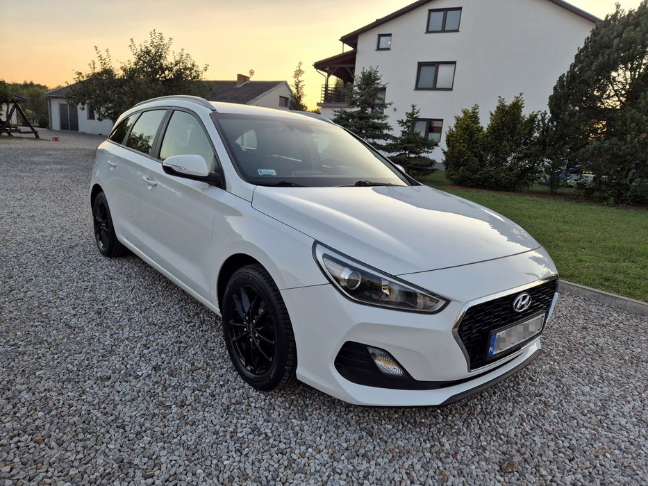HYUNDAI i30 1.4 benzyna 100KM / 2019 / kombi / SALON PL /