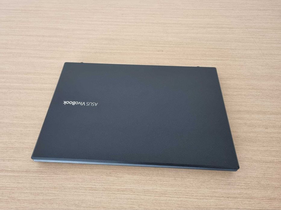 ASUS VivoBook 15" F571L