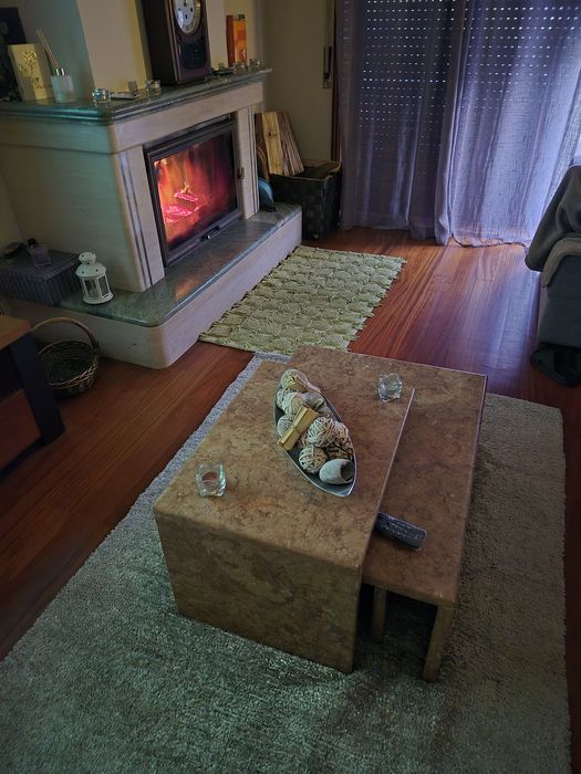 Trio de Mesas de marmore em tons rosa