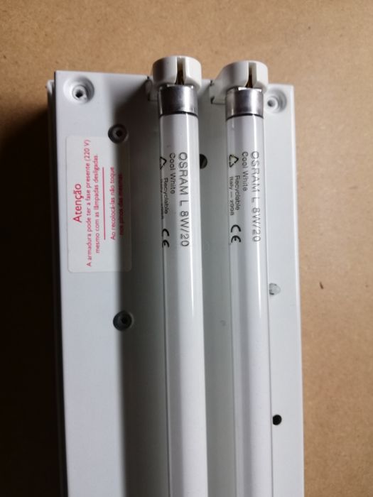 Bloco autónomo de iluminação de Emergência, novo, 2x8W