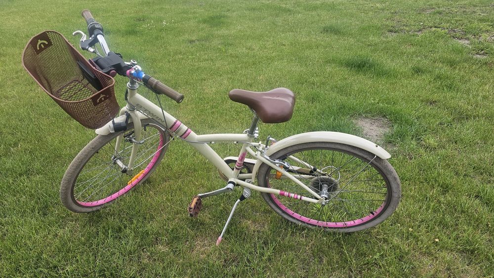 Rower dziewczecy bTwin,  Decathlon,  24"  stan bdb