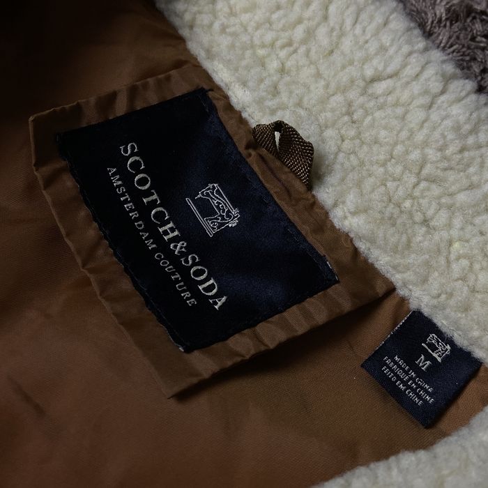 Scotch & Soda — вельветова жилетка на пуху