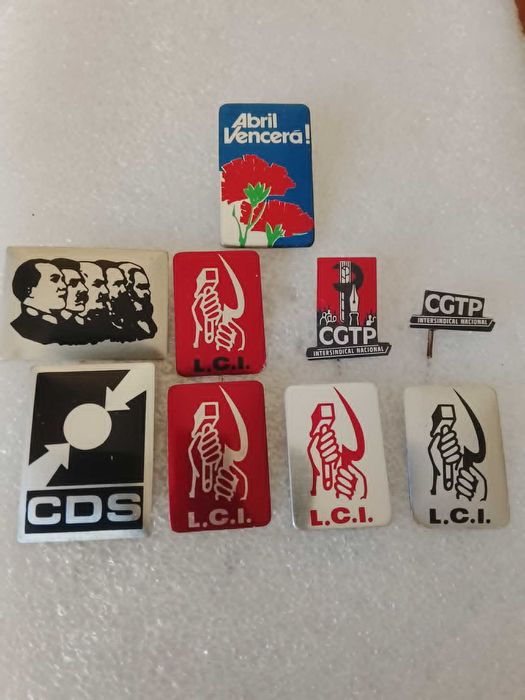 Alfinetes de Politica e Sindicatos de 1975.