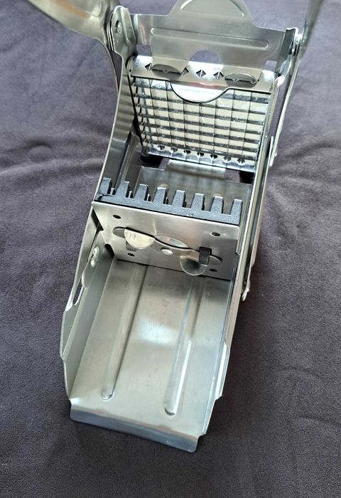 Cortadora de legumes (aos palitos em 2 tamanhos), em aço inox