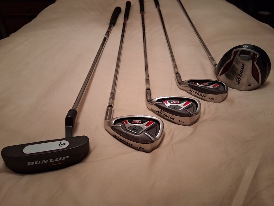 Vende-se conjunto tacos de Golfe