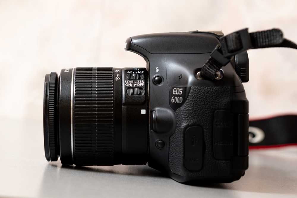 Canon EOS 600D дзеркальний фотоапарат -Повний комплект