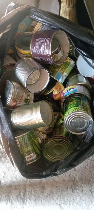 Віддам консервні банки