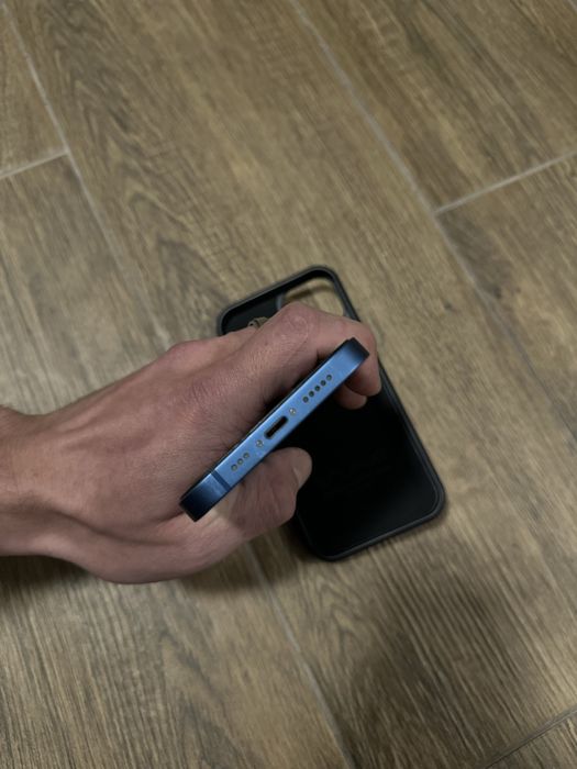 Продам срочно iPhone 13/128 стан ідеальний