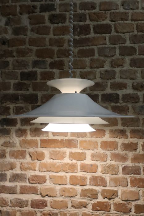 Biała duńska lampa wisząca Design Light Carina 1980 vintage