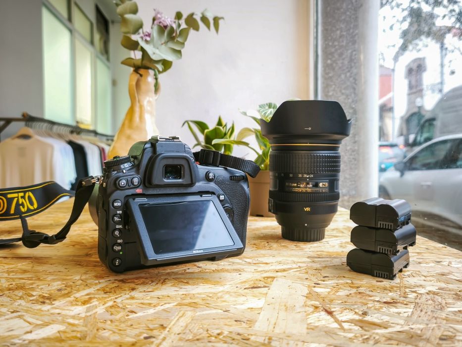 Nikon D750 + Nikkor 24-120mm f/4 + Nikkor 50mm f/1.8