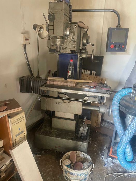 Фрезерний Чпу станок