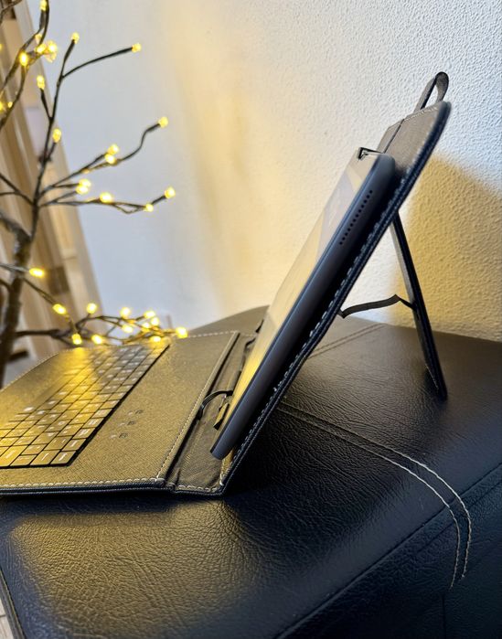 Чохол клавіатура для планшета 10 дюймів / шкіряний чохол книжка