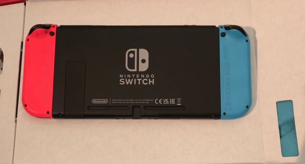 Nintendo Switch + Cartão 128GB Nintendo + FIFA 25 | Completa