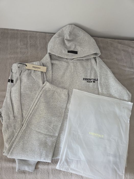Dres Essentials fear of god